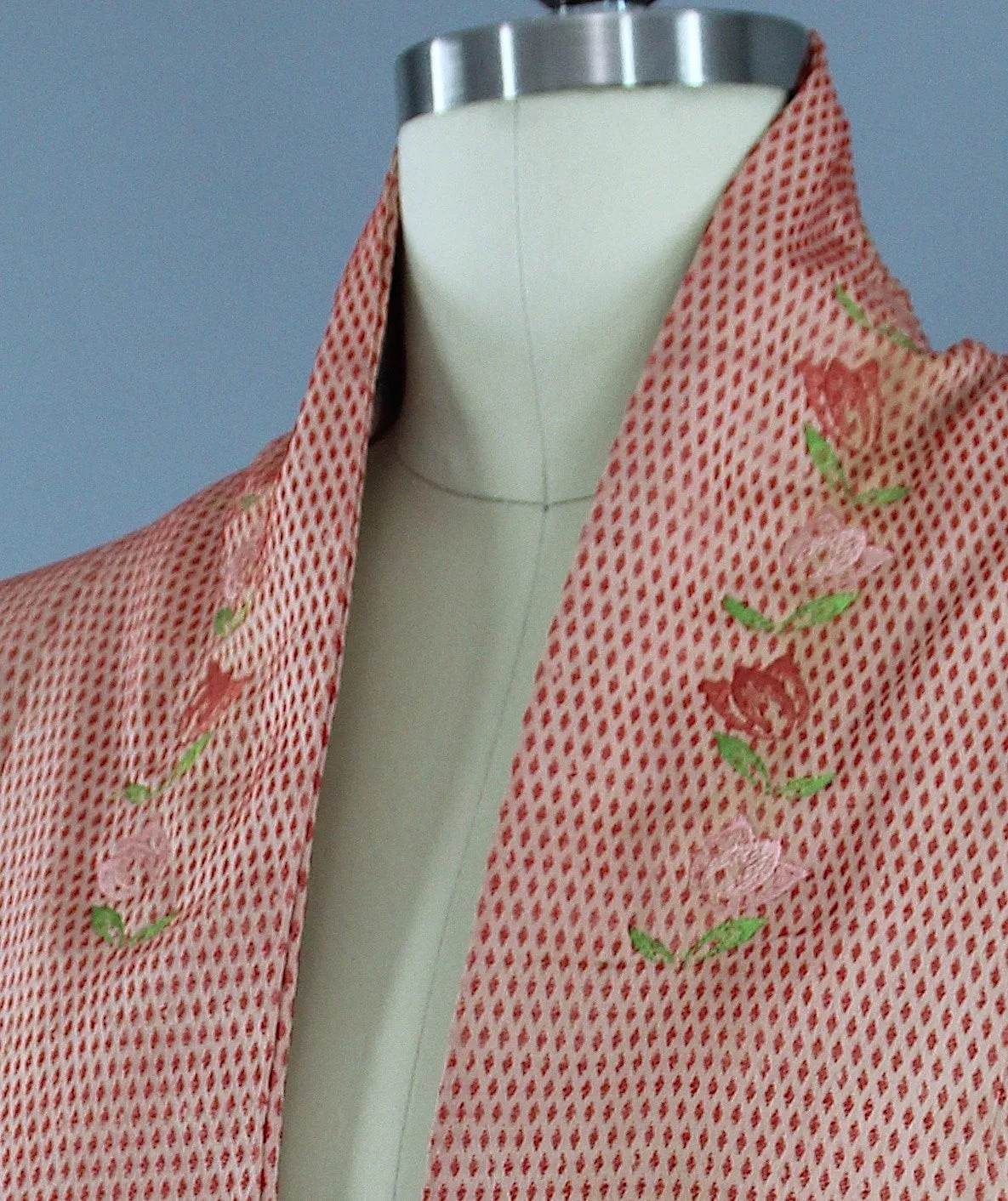 1950s Vintage Silk Kimono Robe  / Tulips Floral Embroidery / Salmon Pink