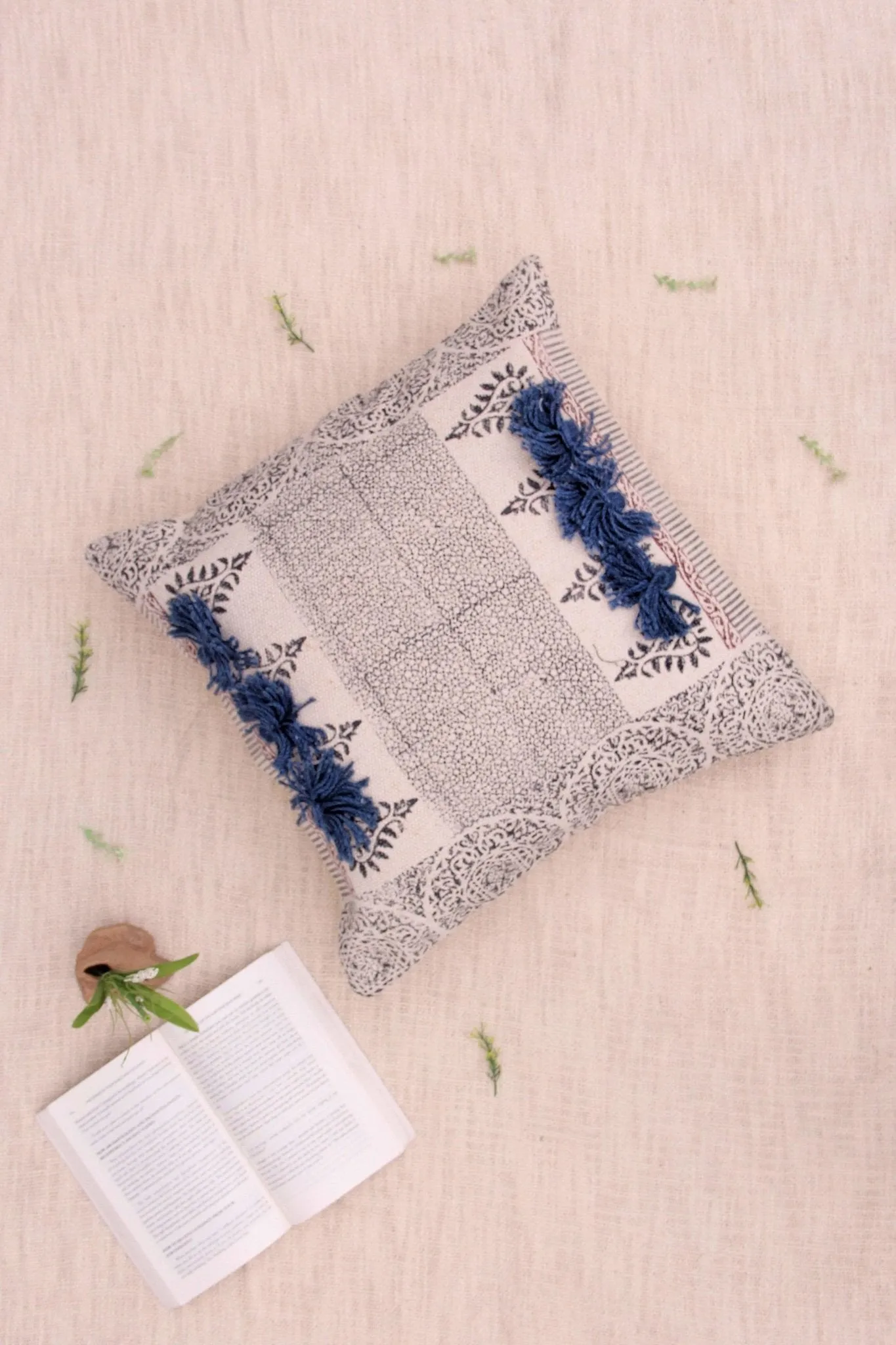 BARB - SQUARE CUSHION COVER