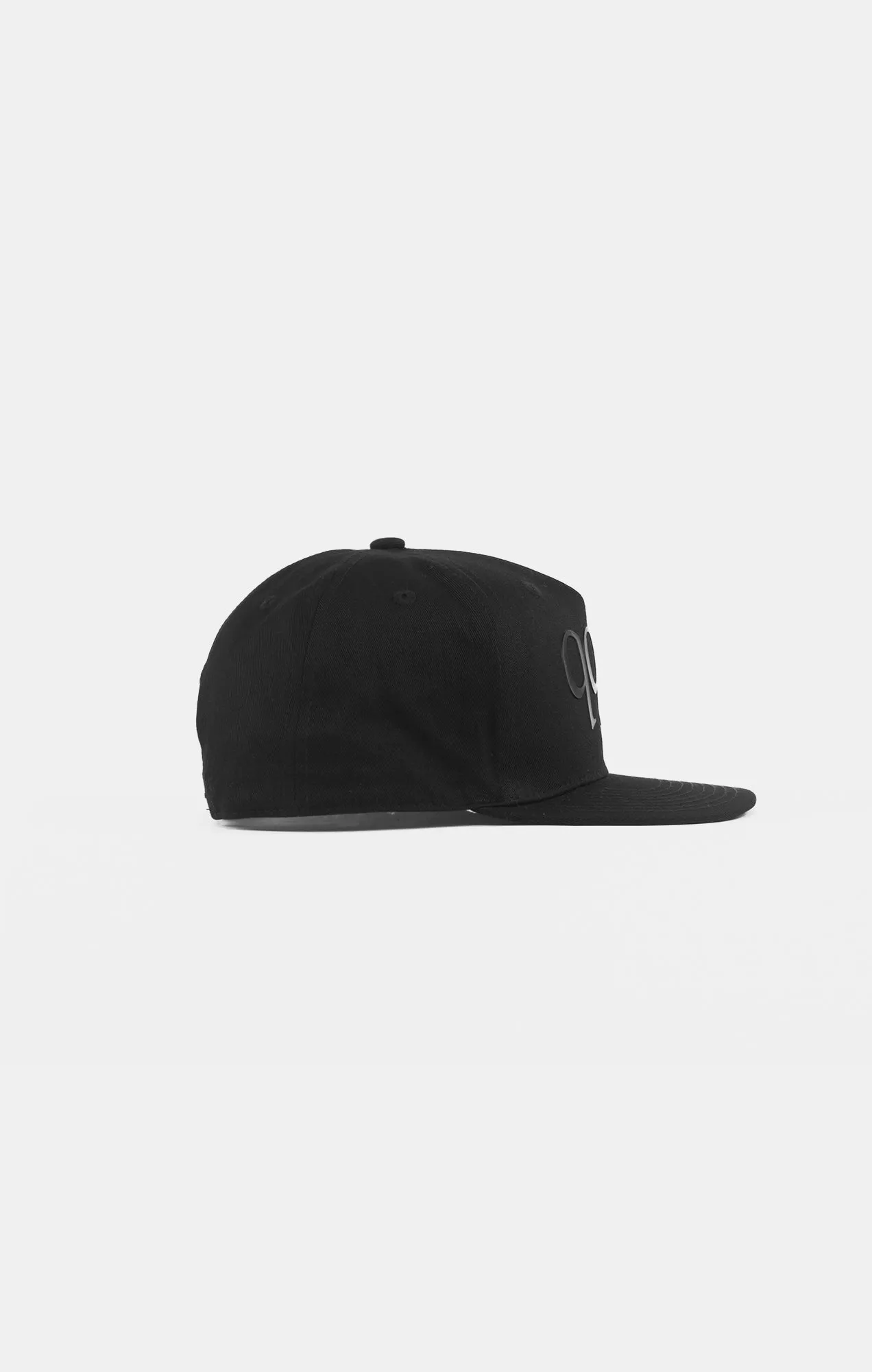 Capsize Snapback Cap - Black/Black